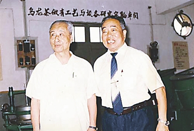 吴振铎（左）与原福农校长张天福一起.jpg